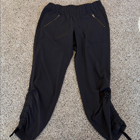 Athleta Pants - Athleta Black Pants with ankle ruching, size 6, VGUC